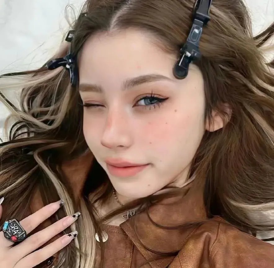 关于她