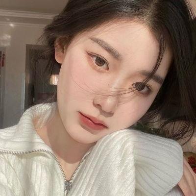 公寓里的两个女人